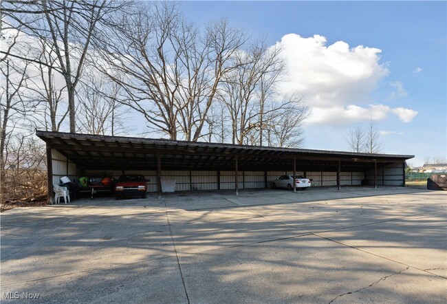 Building Photo - 1000 Piper Rd