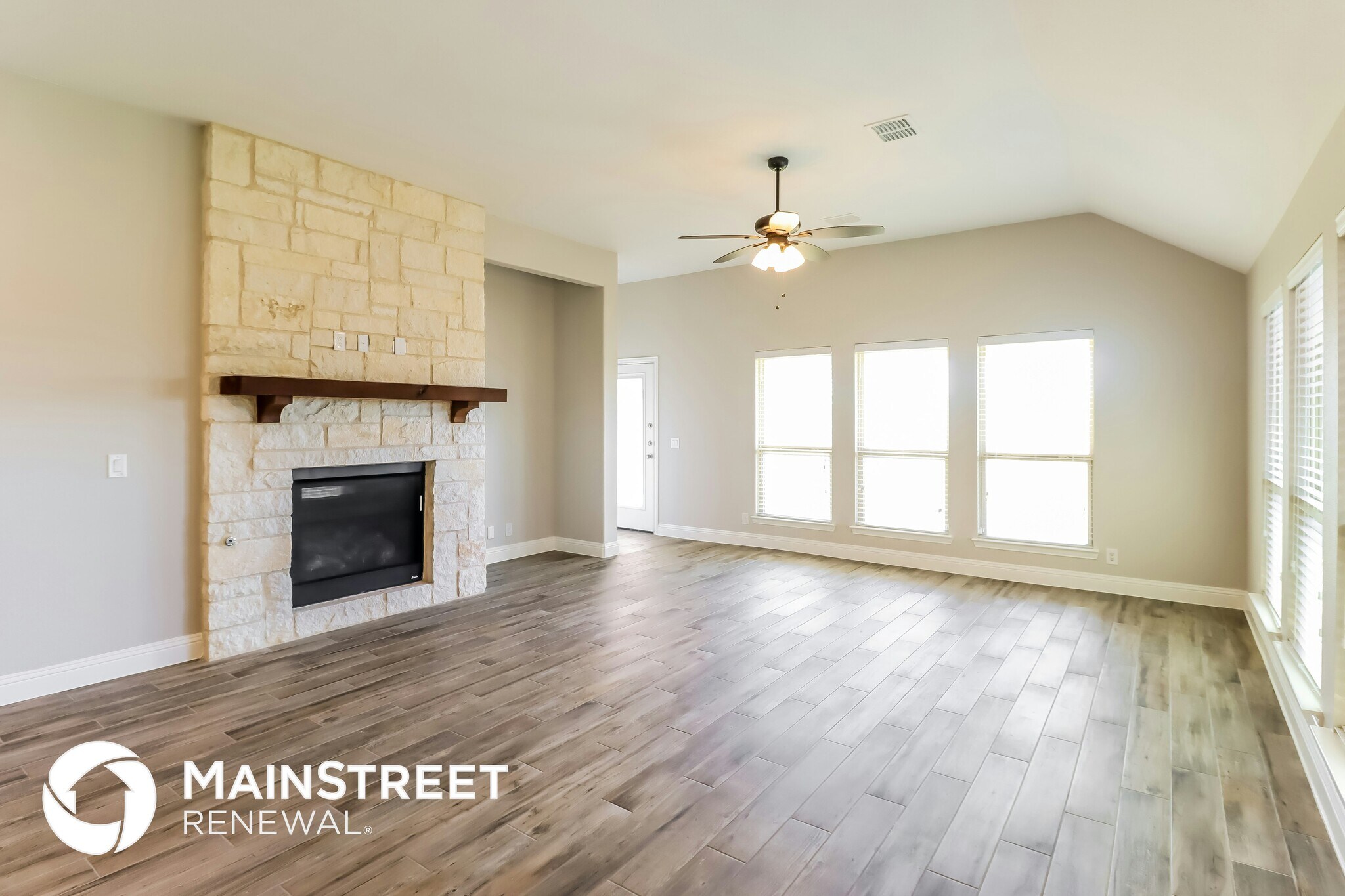 Building Photo - 9013 Conroe Dr