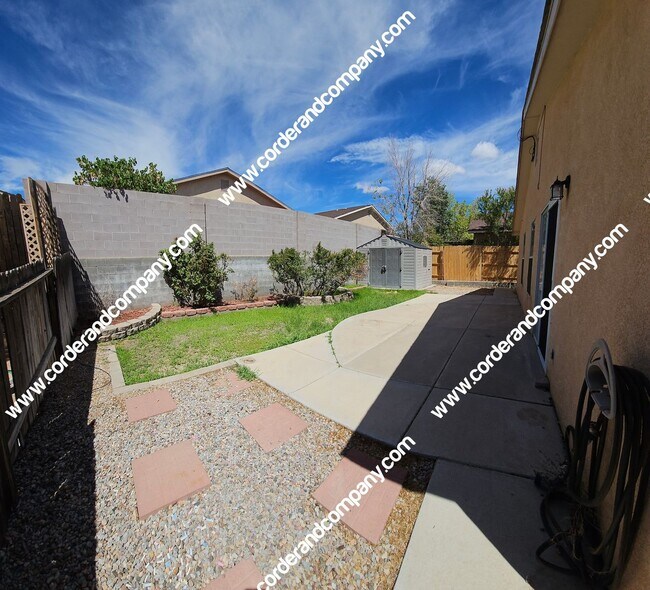Building Photo - COMING SOON! Nice 3 Bedroom, 1.5 Bathroom, 2 Car Garage and 1,070 Sq Ft. Home.