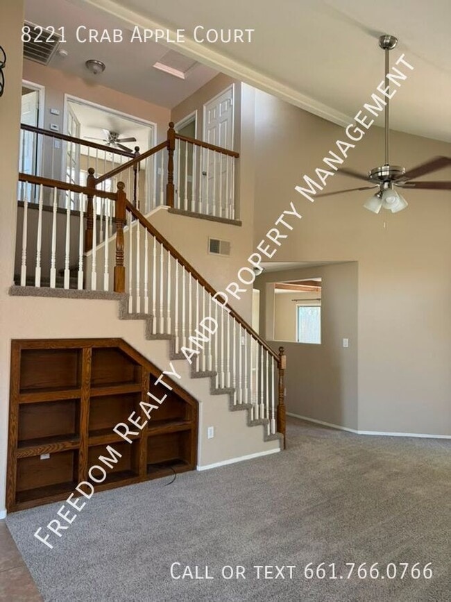 Building Photo - 8221 Crab Apple Ct