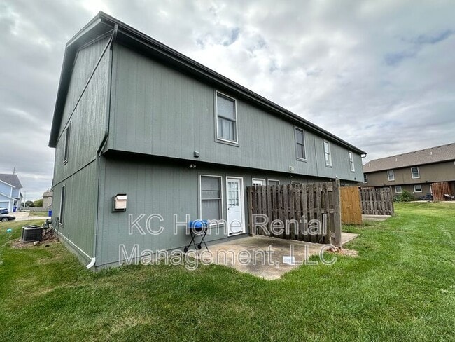 Building Photo - 820 167th Ct