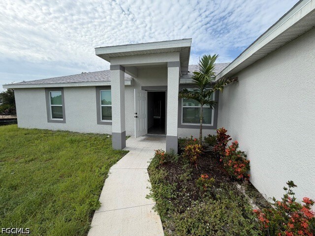 Building Photo - 740 Foxtail St E