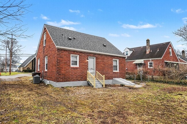 Building Photo - Stunning 3 Bed 1 Bath Home