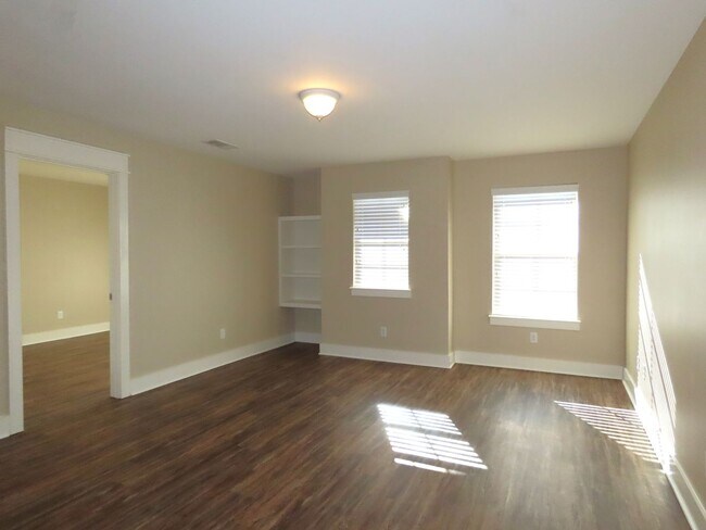 Building Photo - South Tyler! Stunning 5 Bedroom, 3.5 Bath ...