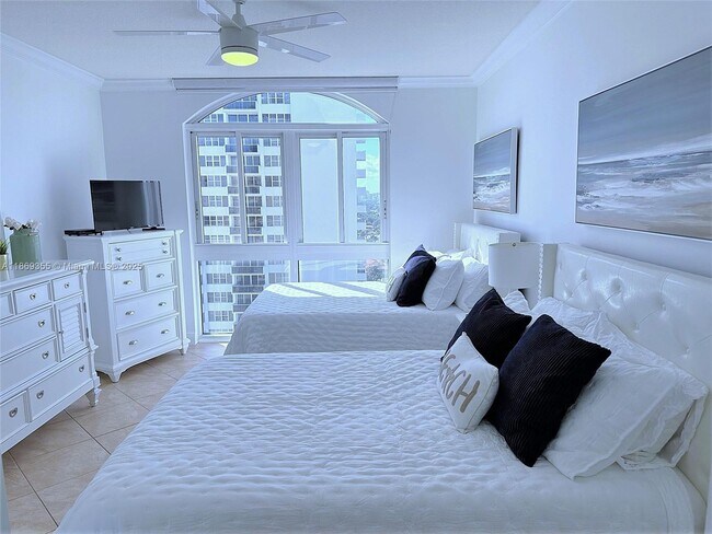 Building Photo - 2080 S Ocean Dr