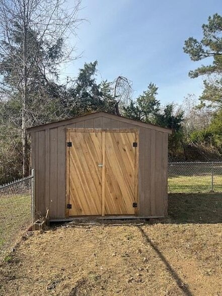 Building Photo - 682 Crab Apple Ln SE