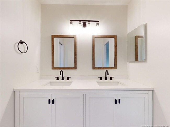 Building Photo - 1245 Monticello Dr