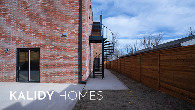 Building Photo - 605 N Idaho Ave