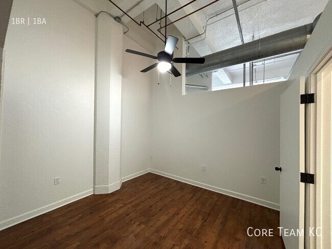 Building Photo - 934 Broadway Blvd