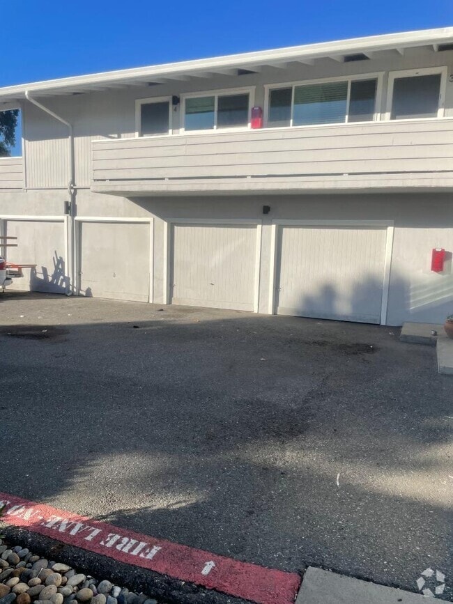 Building Photo - 486 Doyle Rd