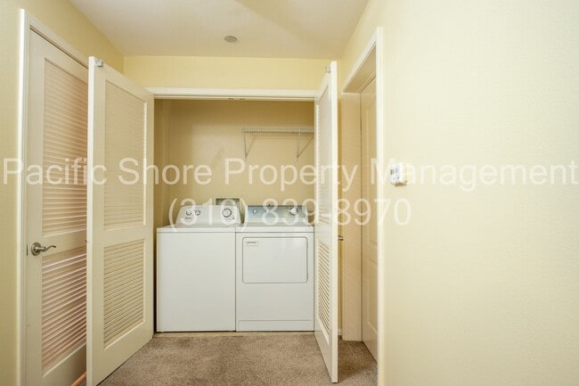 Building Photo - Elegant Westside Condo with Modern Upgrades and Private Patios