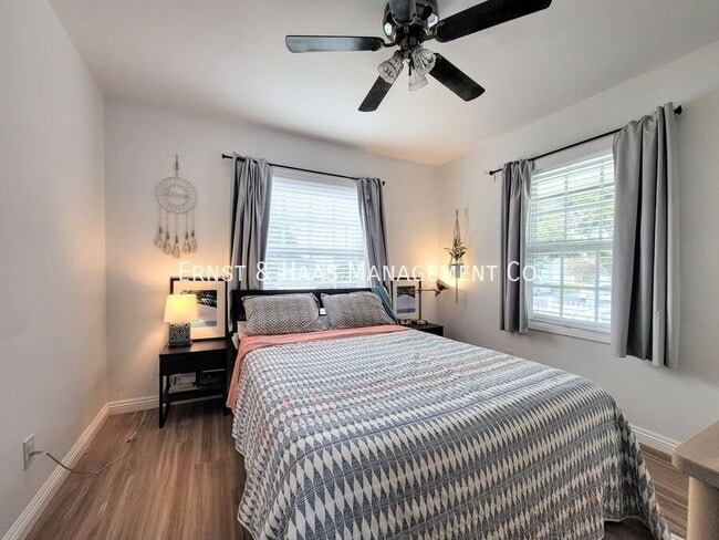 Building Photo - 5632 Hazelbrook Ave