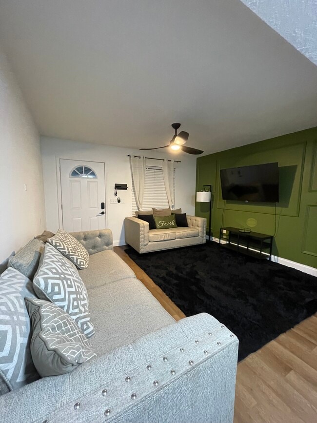 Building Photo - 2105 Fletchers Point Cir