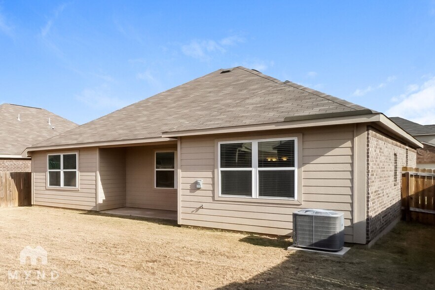 Building Photo - 13624 Founders Ln