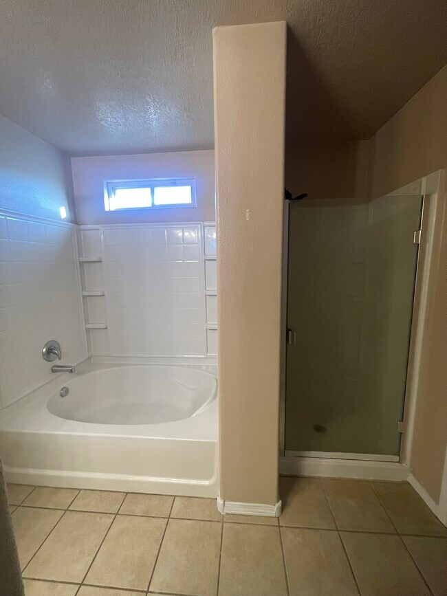 Building Photo - 919 Molten Pl NW