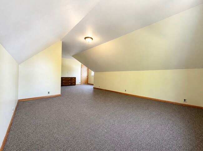 Building Photo - 16 Highland Ave