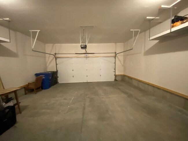 Building Photo - Beautiful Townhome for Rent
