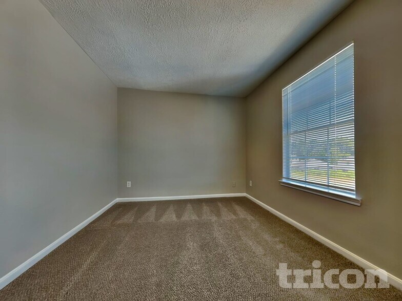 Building Photo - 5473 N Buffalo Cir