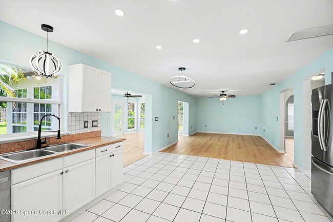Building Photo - 1640 Vista Lake Cir