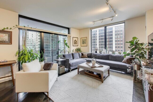 Building Photo - 435 W Erie St