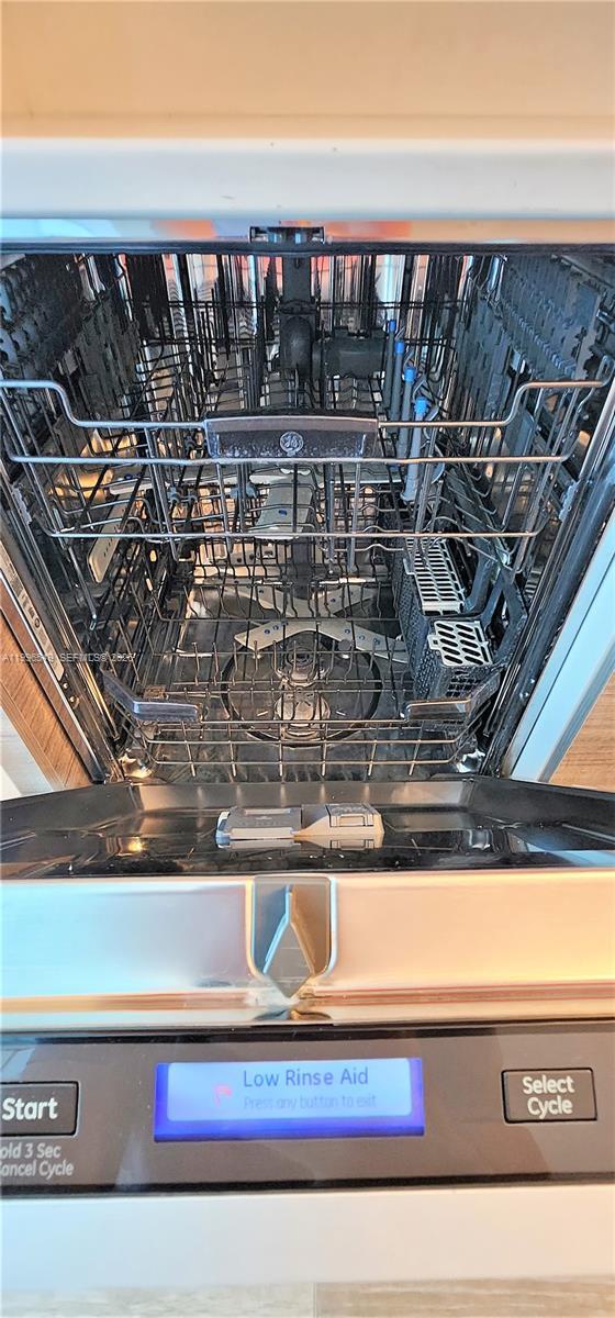 Building Photo - 1100 S Miami Ave