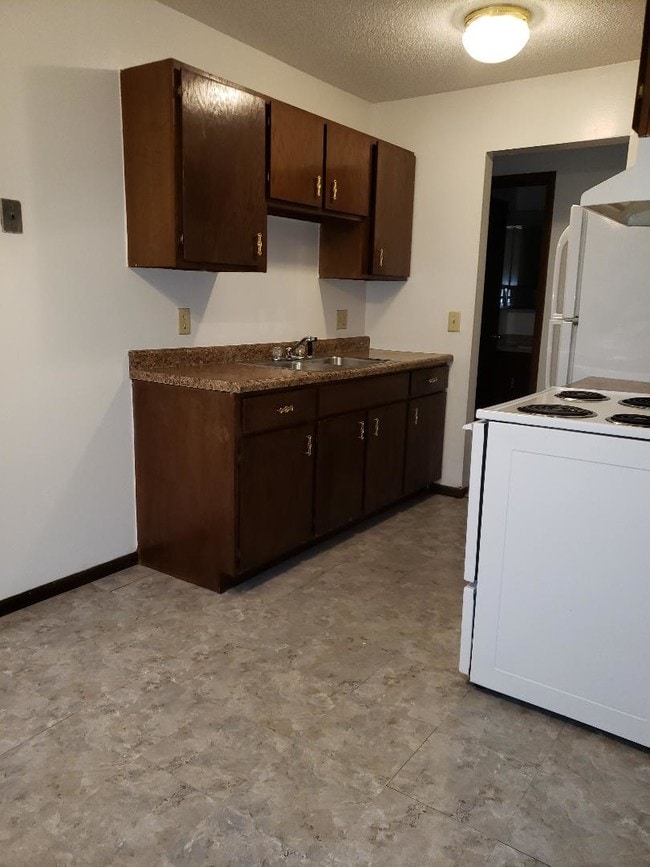Building Photo - Ridgewood Apartments