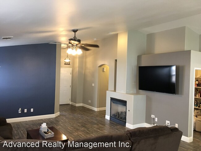 Building Photo - 9912 Grand View Summit Dr