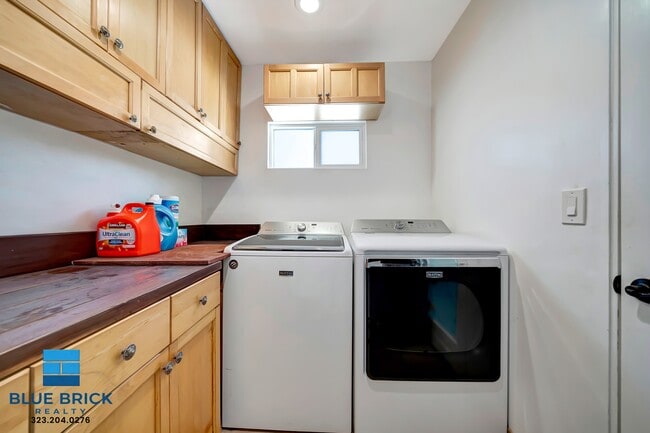 Building Photo - 5839 Vanalden Ave