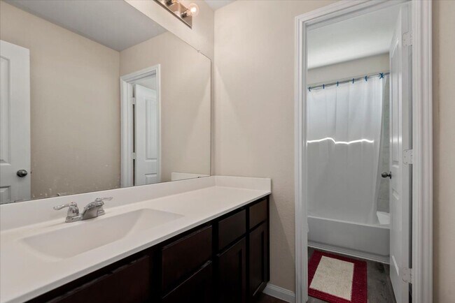 Building Photo - 5639 Brooklyn Rose Dr