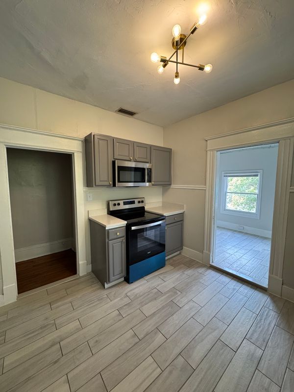 Building Photo - 2040 N Laura St