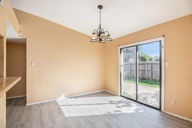 Building Photo - 6600 Brookhaven Ct