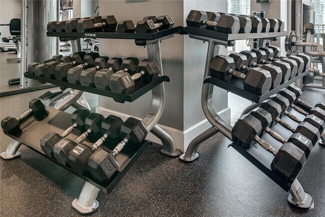 Building Photo - 943 Peachtree St NE