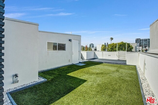 Building Photo - 1240 Gordon St