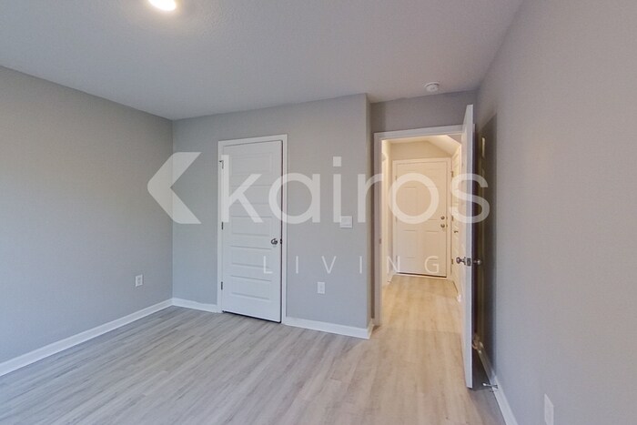 Building Photo - 273 Monarch Ln