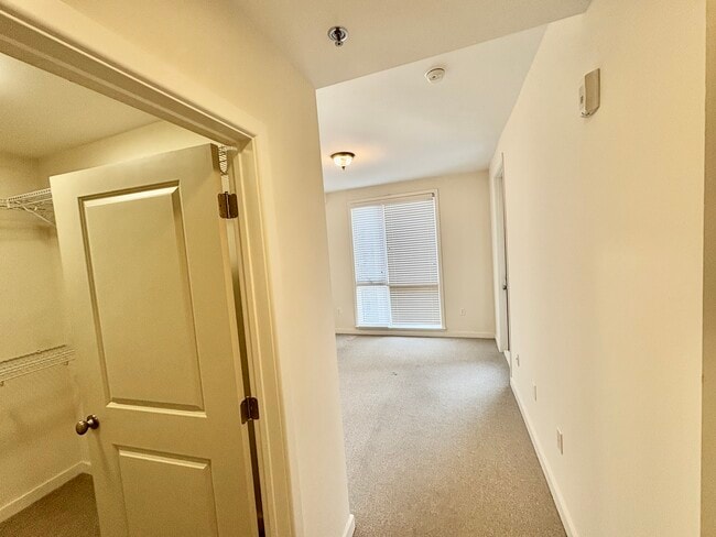 Building Photo - 200 Manufacturers Rd