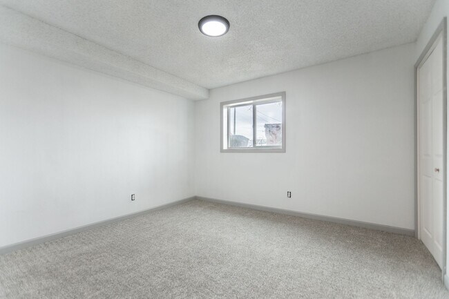 Building Photo - 847/849 3rd St.