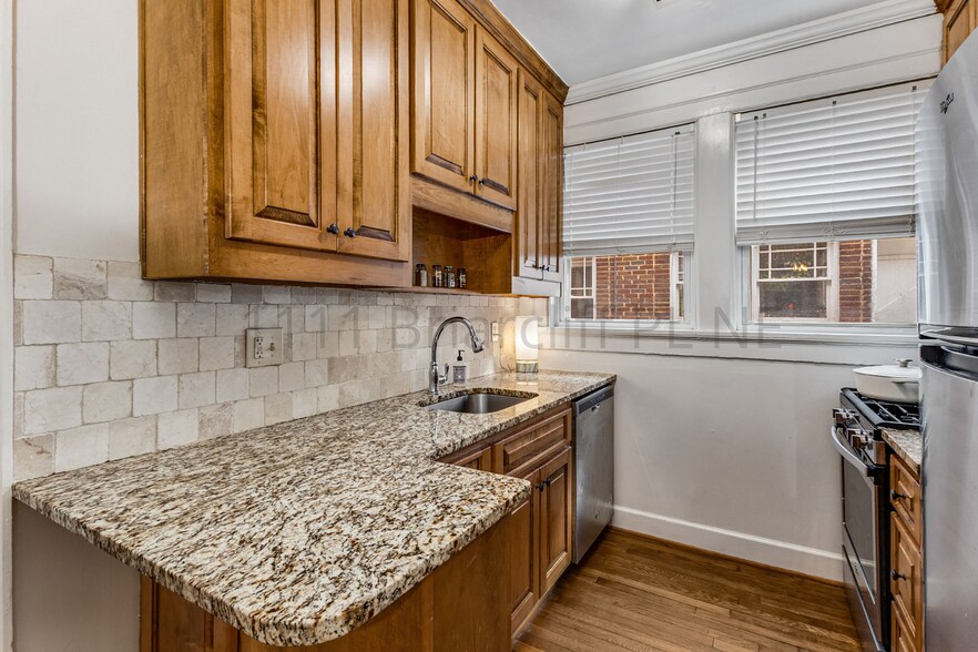 Building Photo - 1111 Briarcliff Pl NE