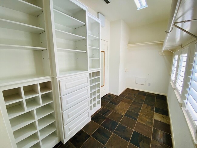 Building Photo - 6302 Spring Tide Ct