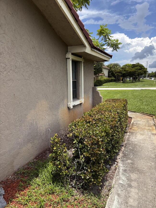 Building Photo - 12761 Westhampton Cir