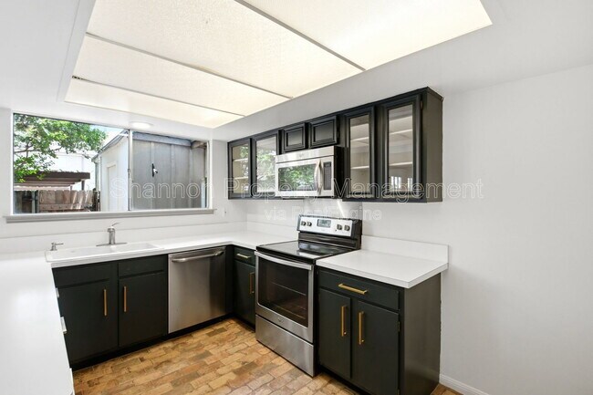 Building Photo - 2275 Triway Ln