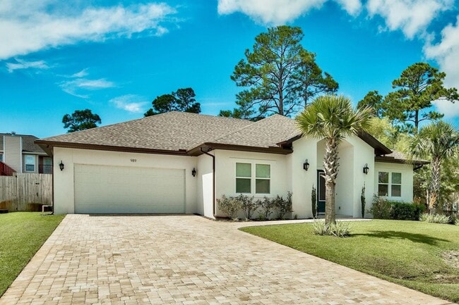 Building Photo - Spacious 4-Bedroom Home for Long-Term Lease in Holiday Shores | Miramar Beach, FL