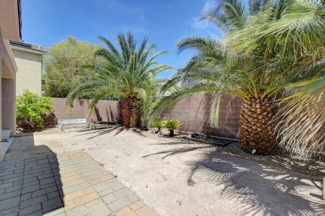 Building Photo - 3 Bedroom in Madeira Canyon!