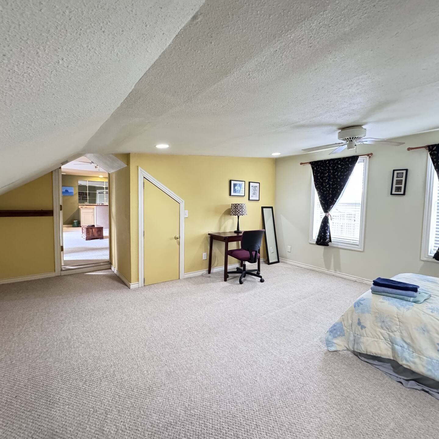 Building Photo - 3210 Jordan Dr