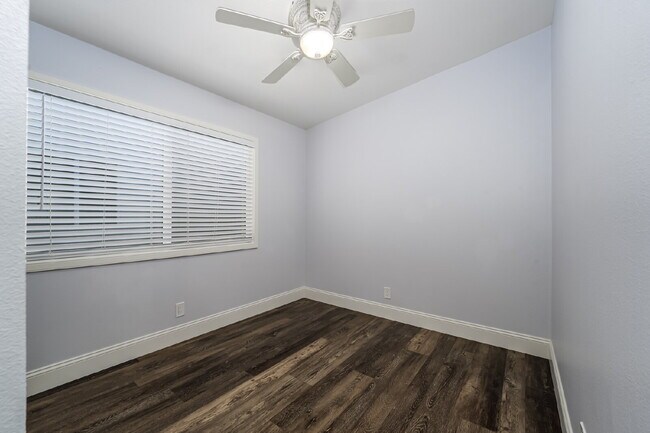 Building Photo - "Turnkey and Fully Remodeled Beachside Ret...