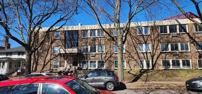 Building Photo - 3522 Harriet Ave