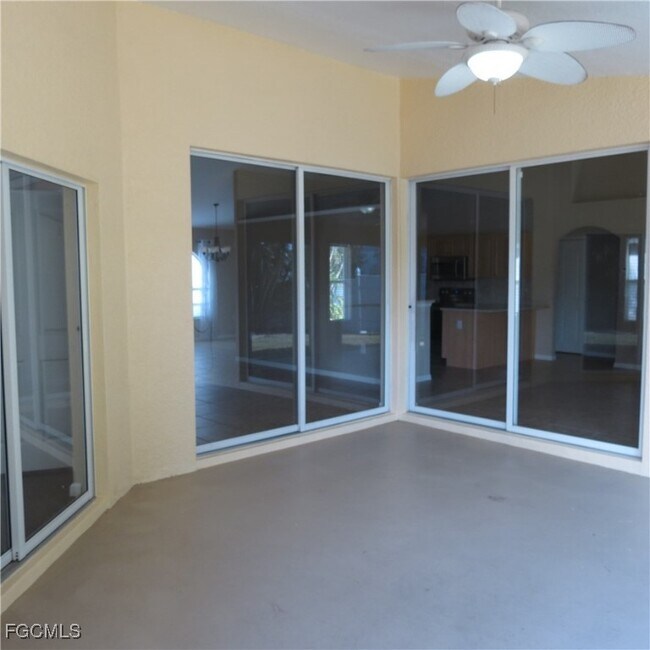 Building Photo - 4145 SW 9th Ave