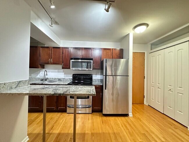 Building Photo - 4180 N Marine Dr