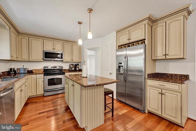 Building Photo - 34 Dulaney Hills Ct