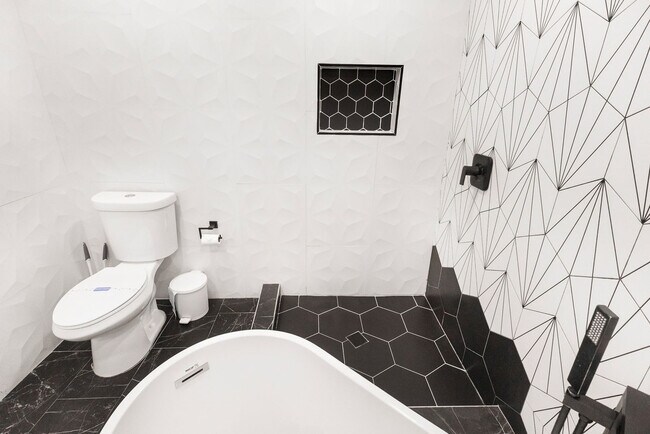 Building Photo - 451 E Lincoln Ave