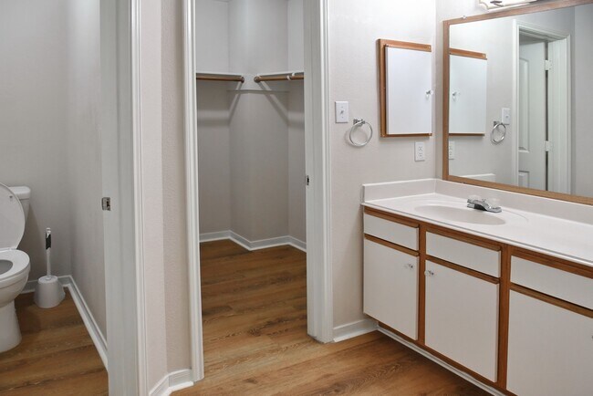 Building Photo - 1106 Mossy Branch St